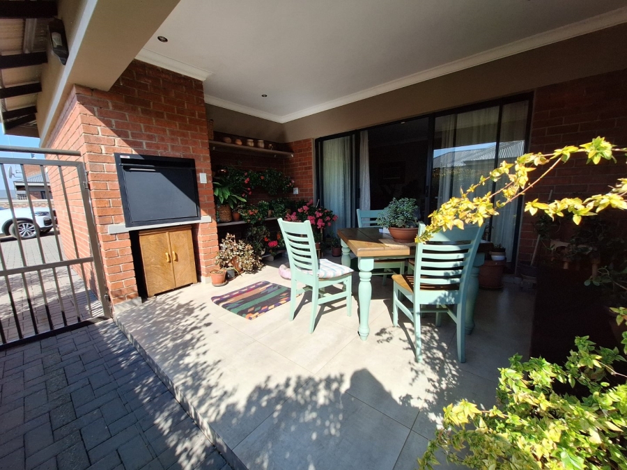 3 Bedroom Property for Sale in Vyfhoek A H North West